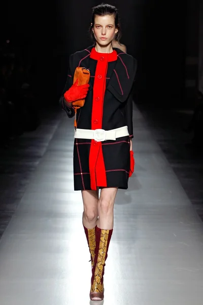 Look 8